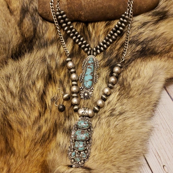 Jewelry - LAST ONE!! Double Turquoise Western Pearl Set